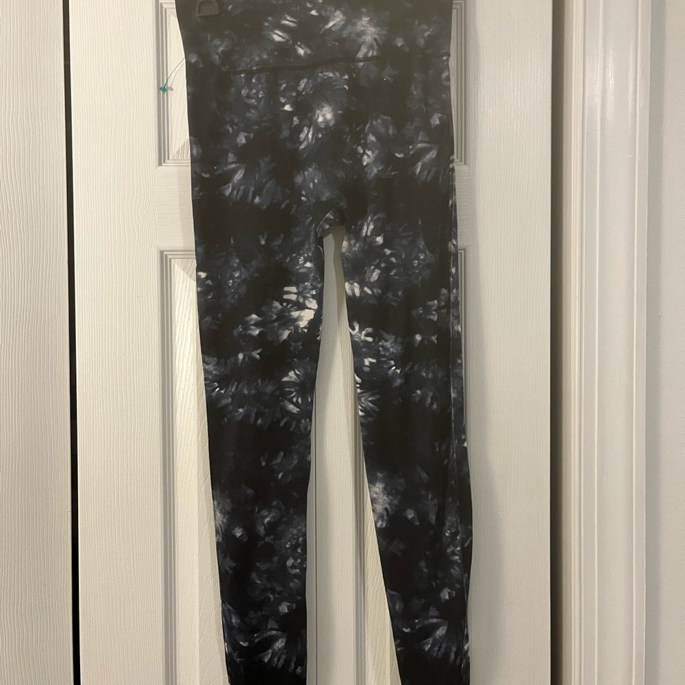 Black, grey, and white leggings